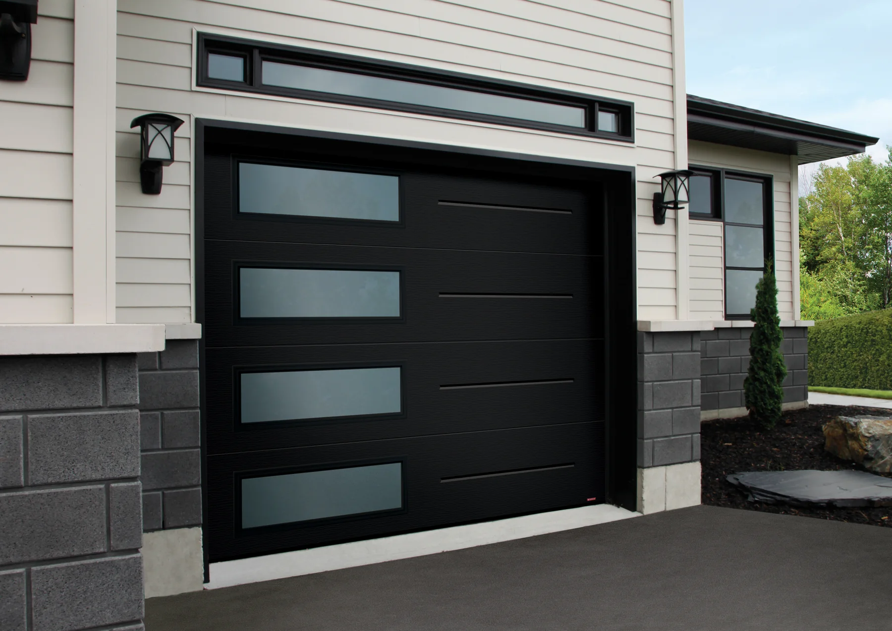 Expert Garage Door Repair Technicians in Signal Hill, CA